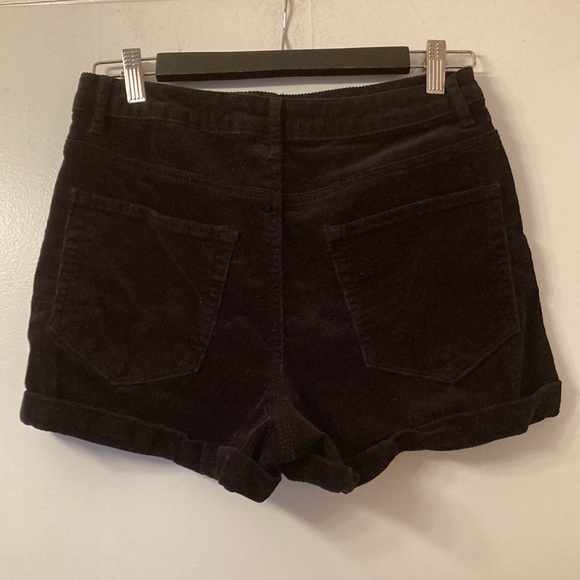 Forever 21 black corduroy cuffed shorts - Picture 4 of 7